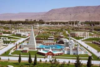 مینی ورلد ملایر | دنیایی کوچک از شگفتی‌های معماری ایران و جهان
