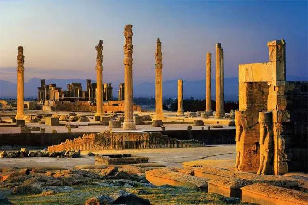 بناها و آثار تاریخی
