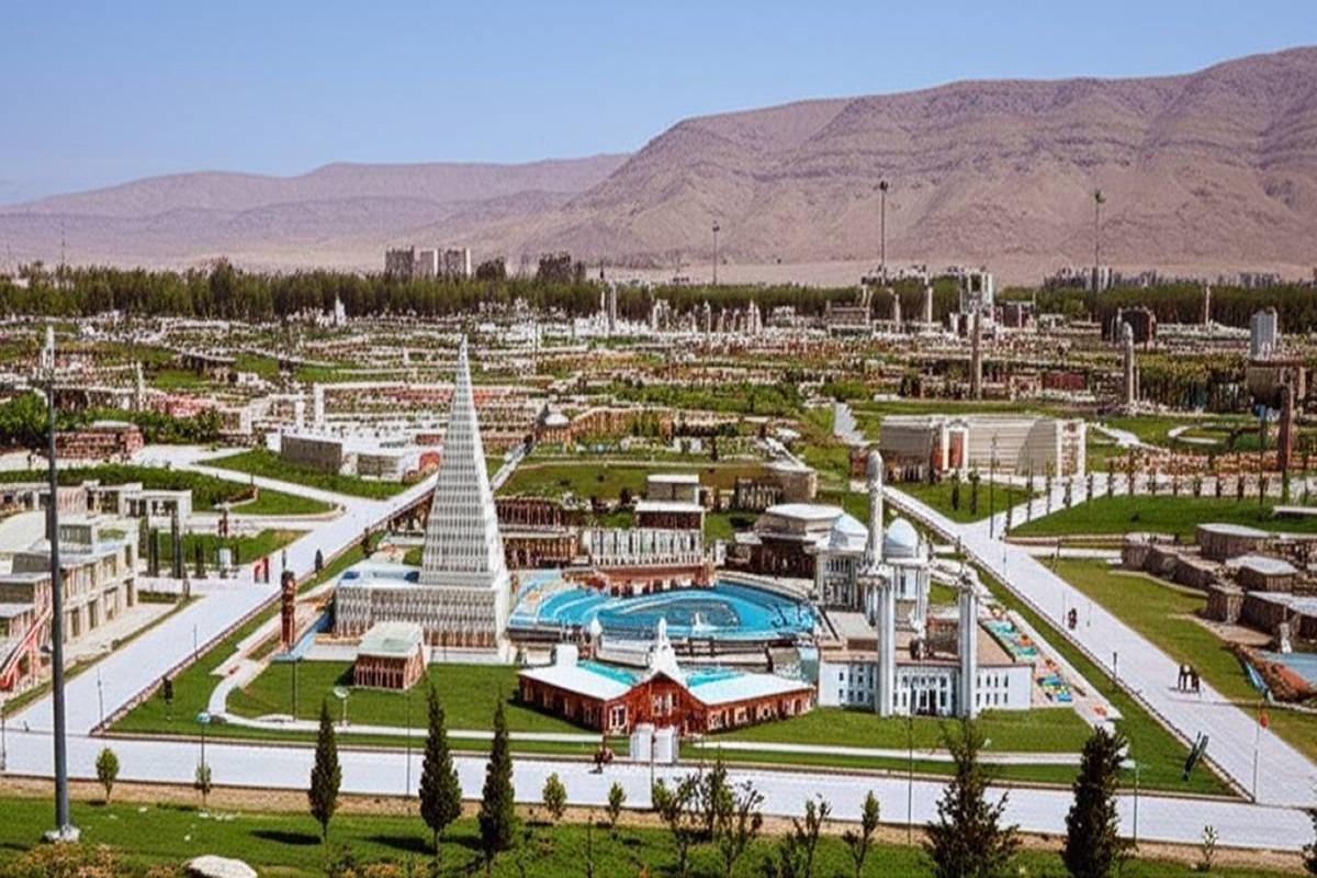 مینی ورلد ملایر | دنیایی کوچک از شگفتیهای معماری ایران و جهان - مشاهده عکس بزرگتر مینی ورلد ملایر | دنیایی کوچک از شگفتیهای معماری ایران و جهان